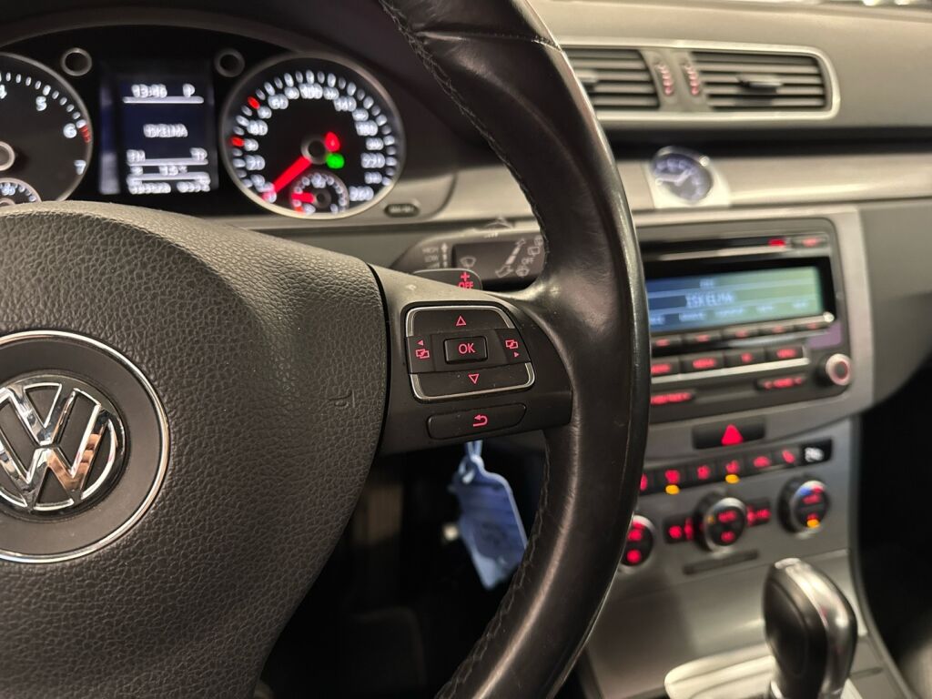 Volkswagen Passat 2012 Harmaa