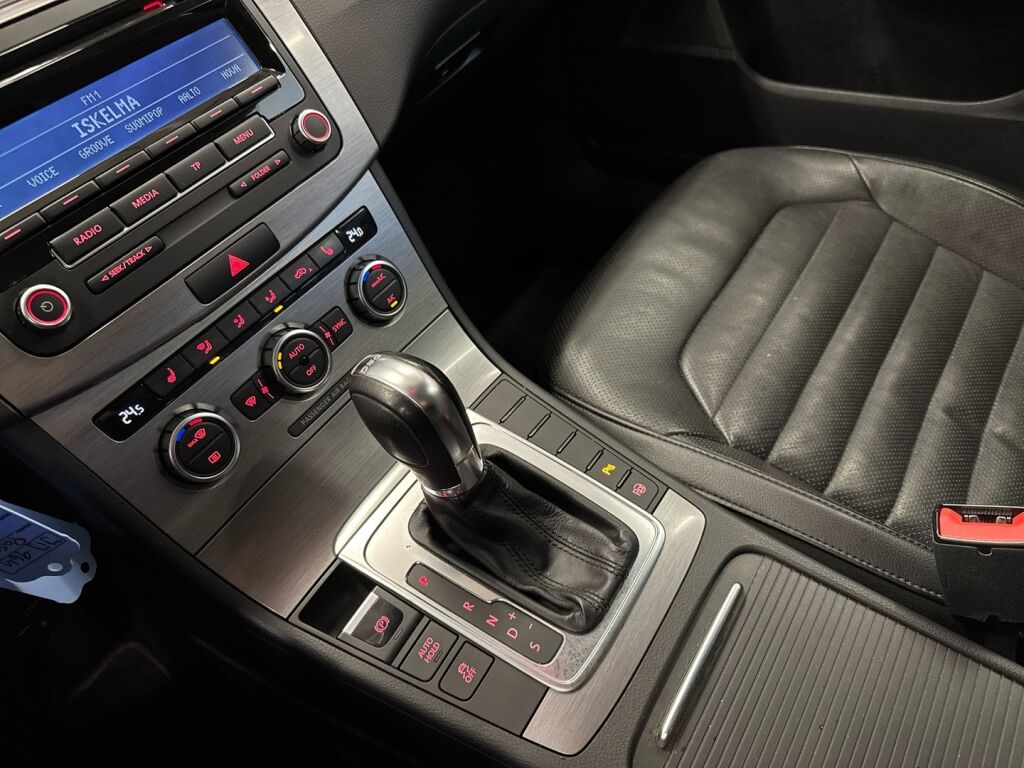 Volkswagen Passat 2012 Harmaa