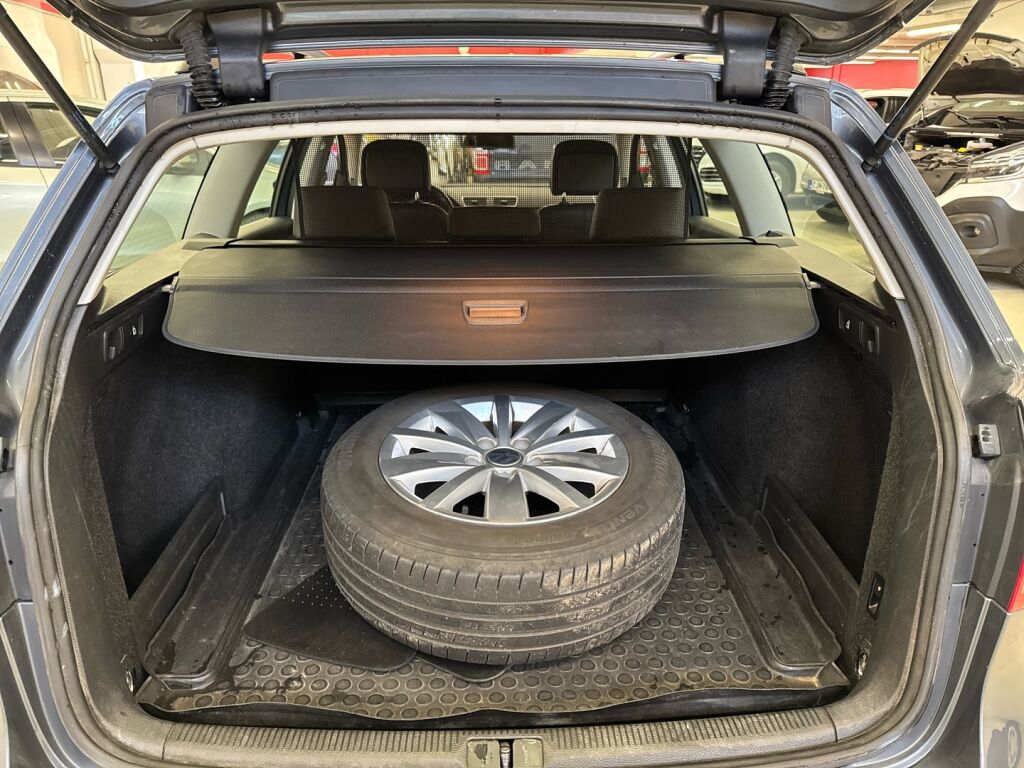 Volkswagen Passat 2012 Harmaa