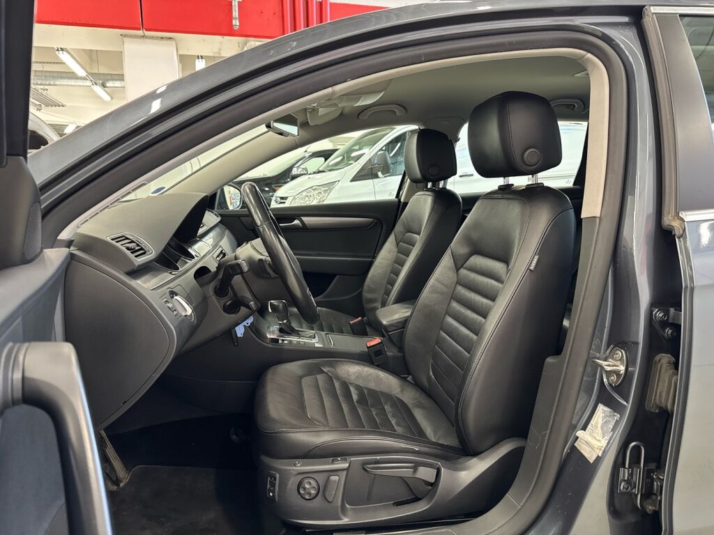 Volkswagen Passat 2012 Harmaa
