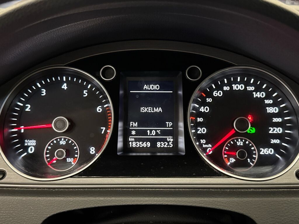 Volkswagen Passat 2012 Harmaa