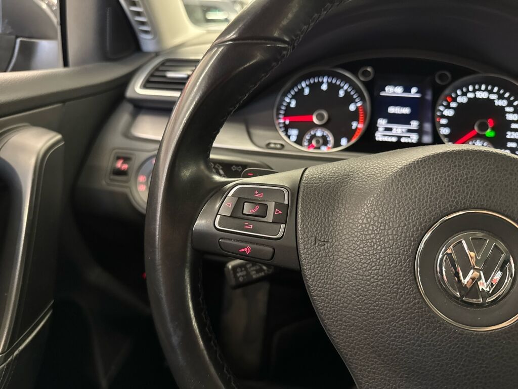 Volkswagen Passat 2012 Harmaa