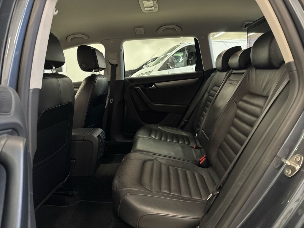 Volkswagen Passat 2012 Harmaa