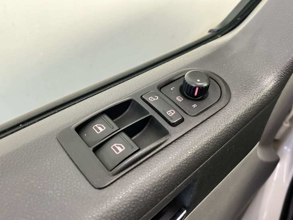 Volkswagen Caravelle 2012 Valkoinen