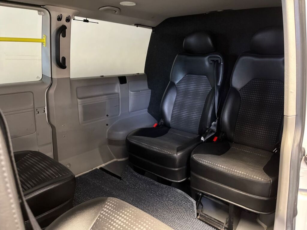 Volkswagen Caravelle 2012 Valkoinen