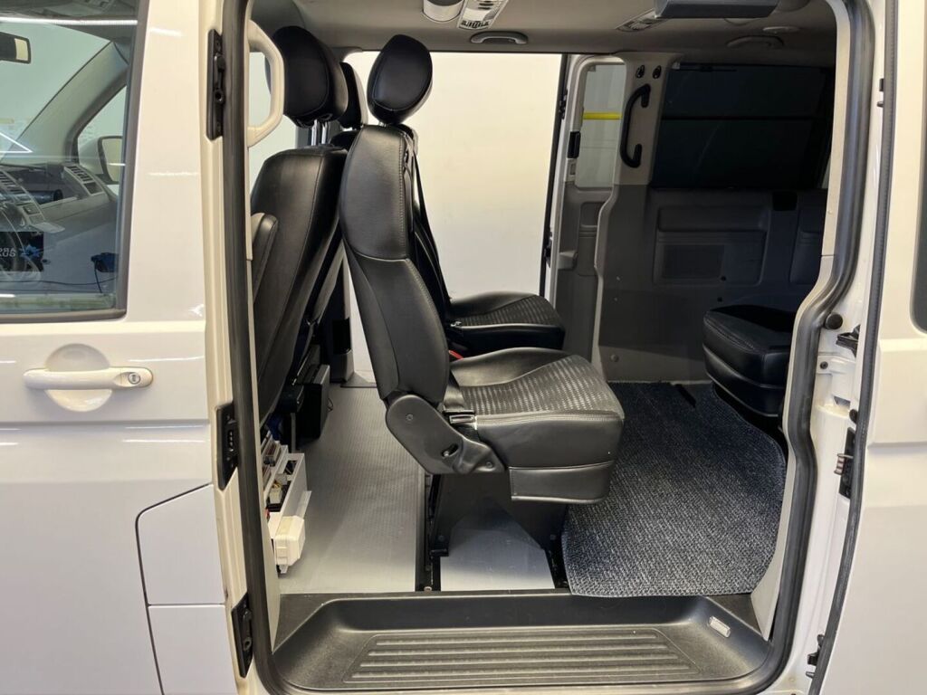 Volkswagen Caravelle 2012 Valkoinen