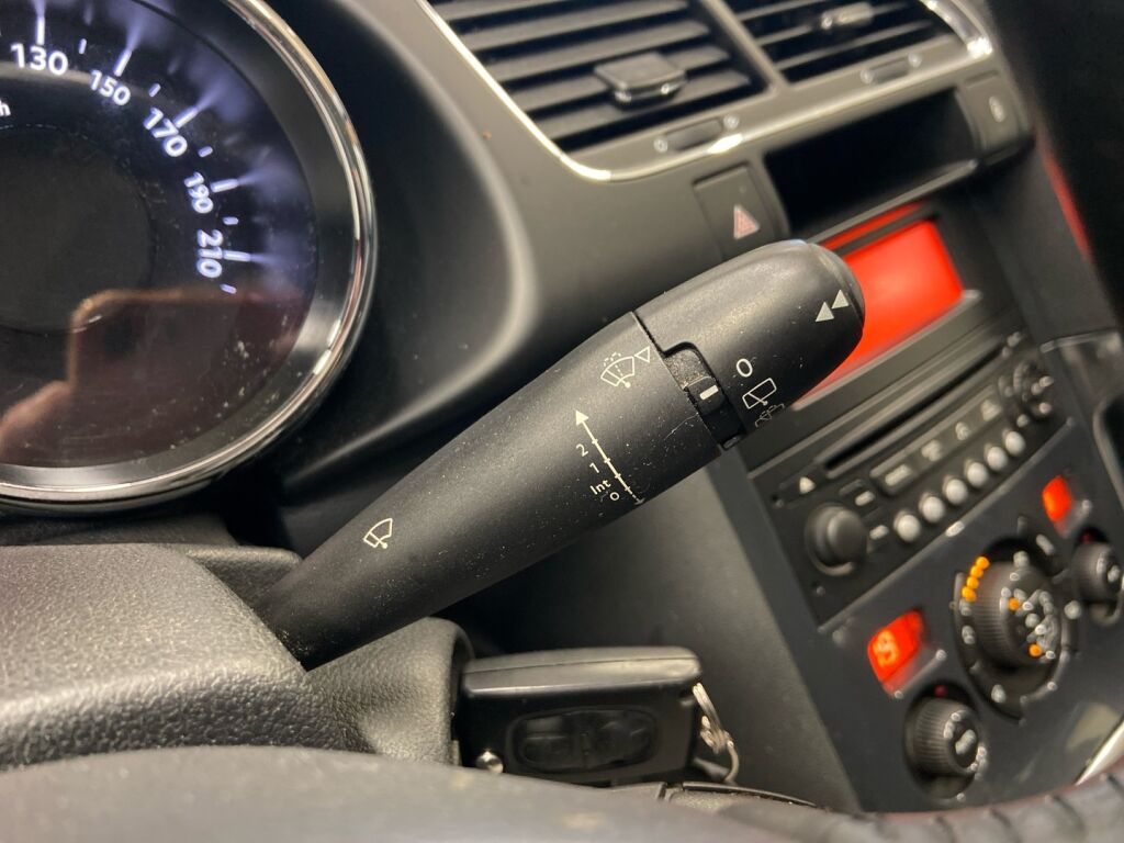 Peugeot 3008 2011 Harmaa