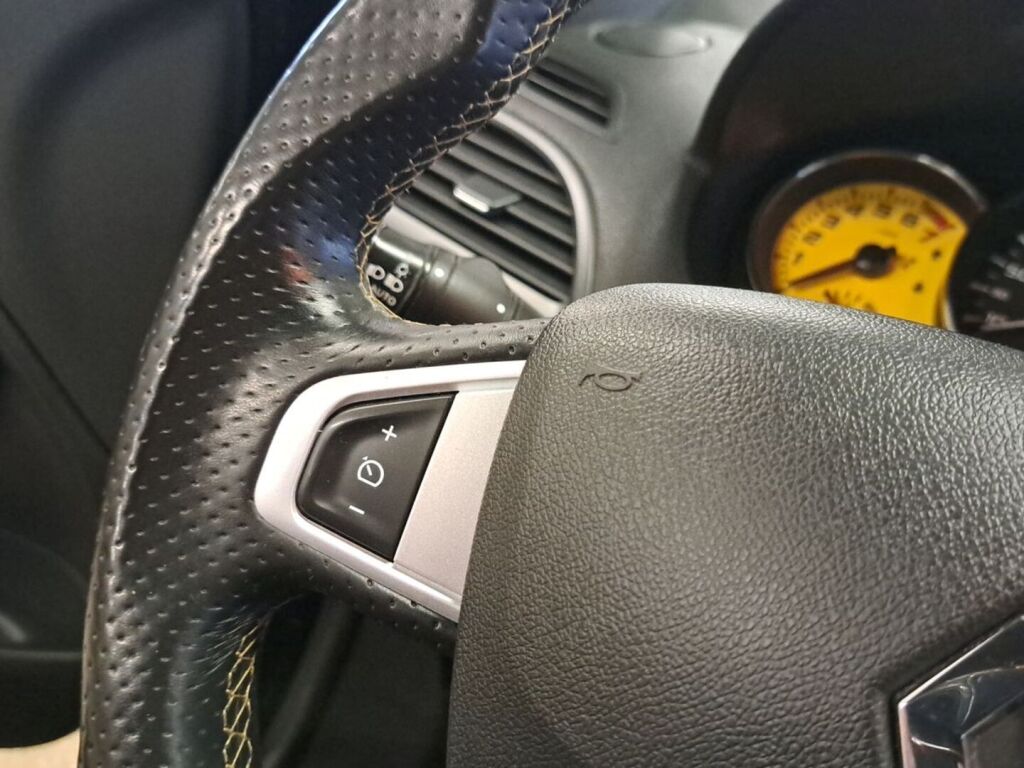 Renault Megane 2011 Musta