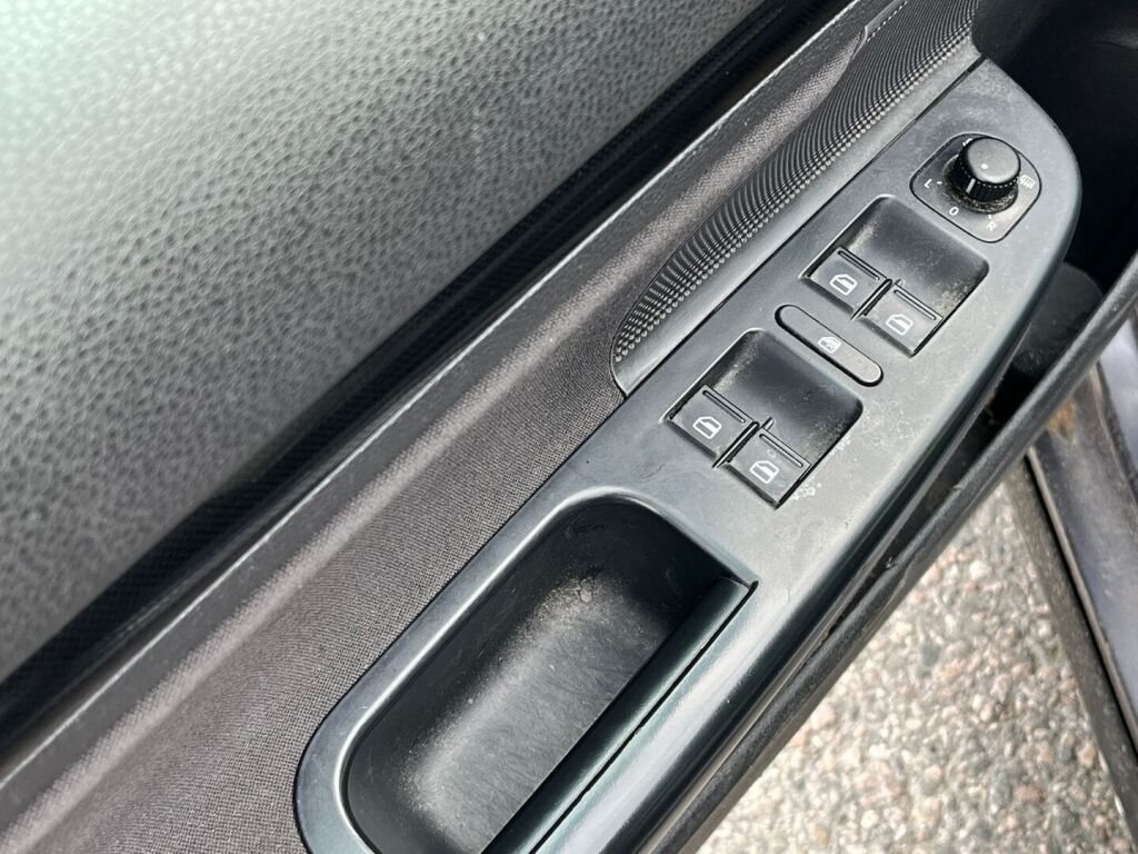 Volkswagen Golf 2011 Harmaa