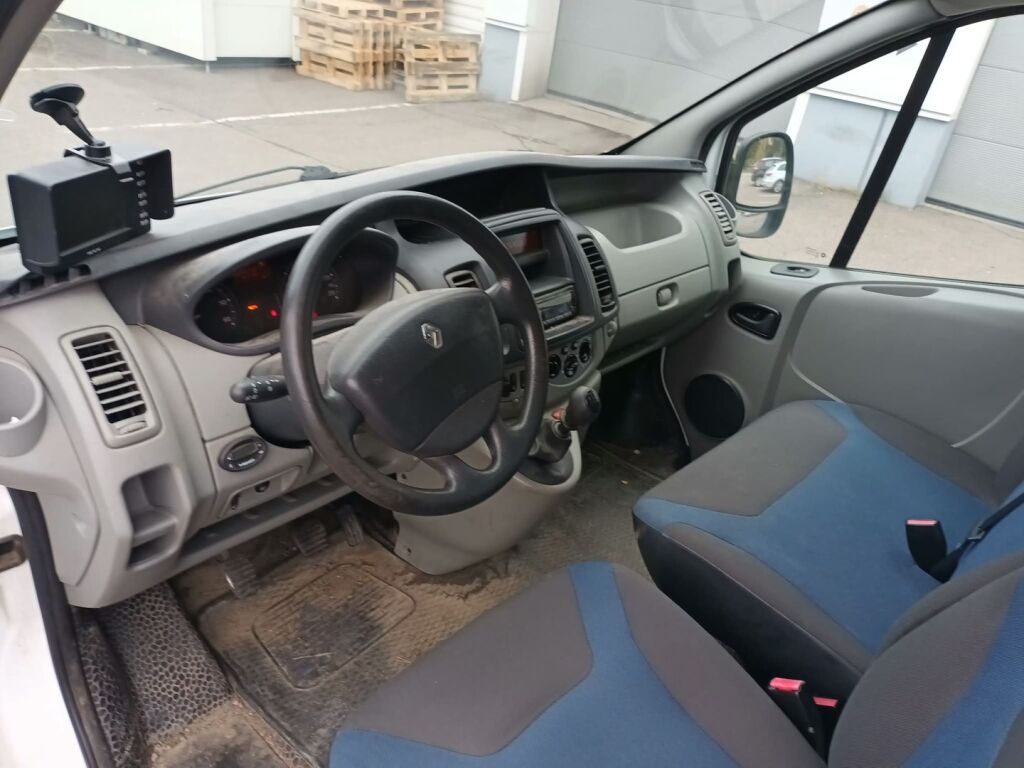 Renault Trafic 2011 Valkoinen