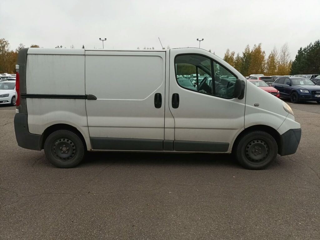 Renault Trafic 2011 Valkoinen