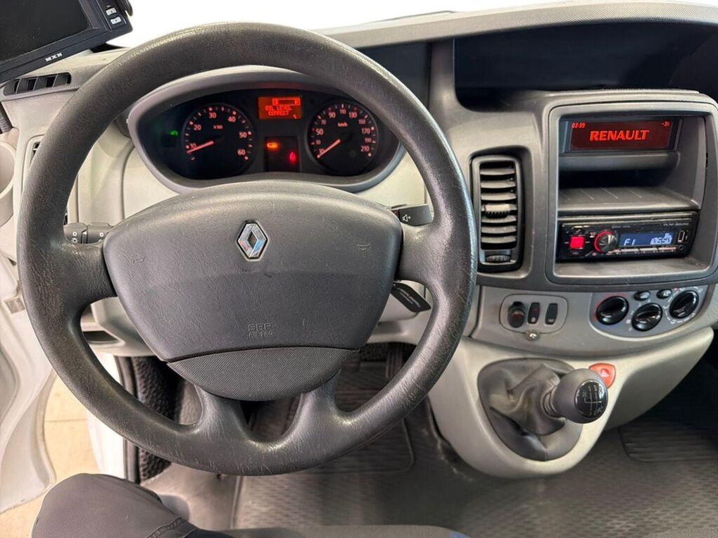 Renault Trafic 2011 Valkoinen