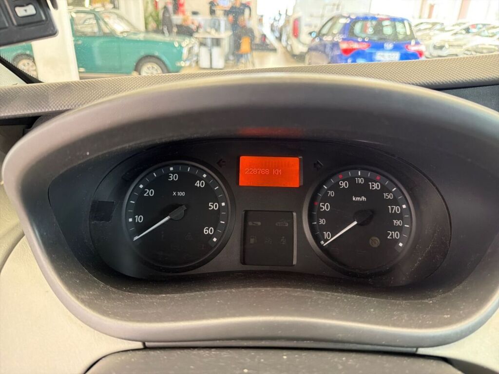 Renault Trafic 2011, bild 4/17