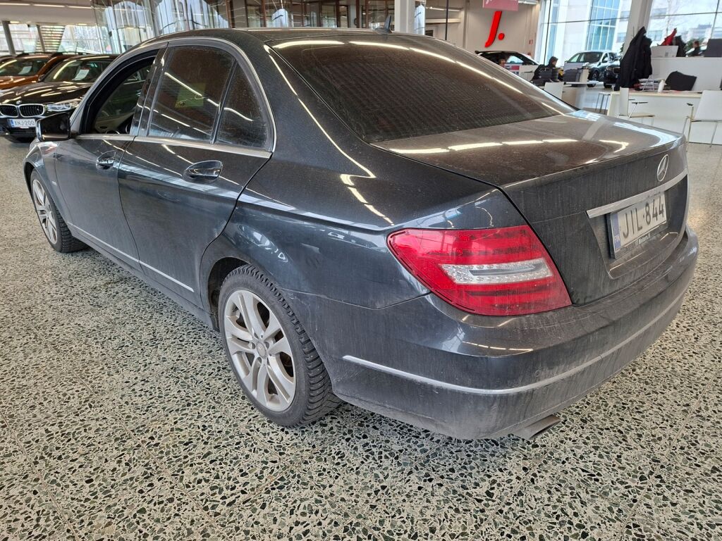 Mercedes-Benz C 2011 Musta