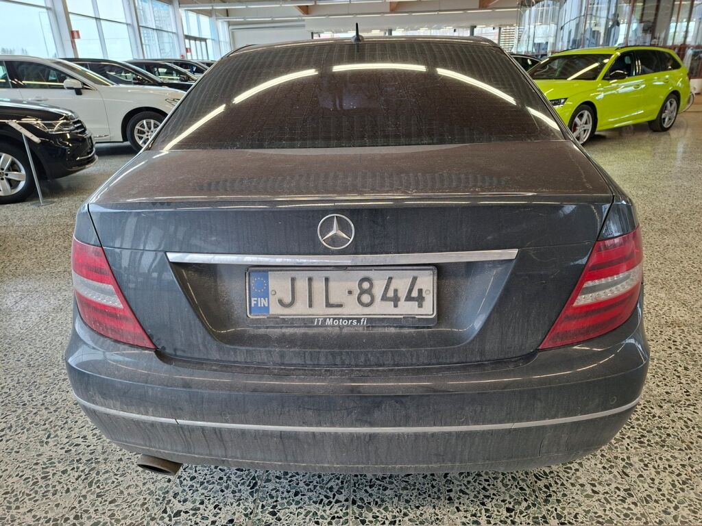 Mercedes-Benz C 2011 Musta