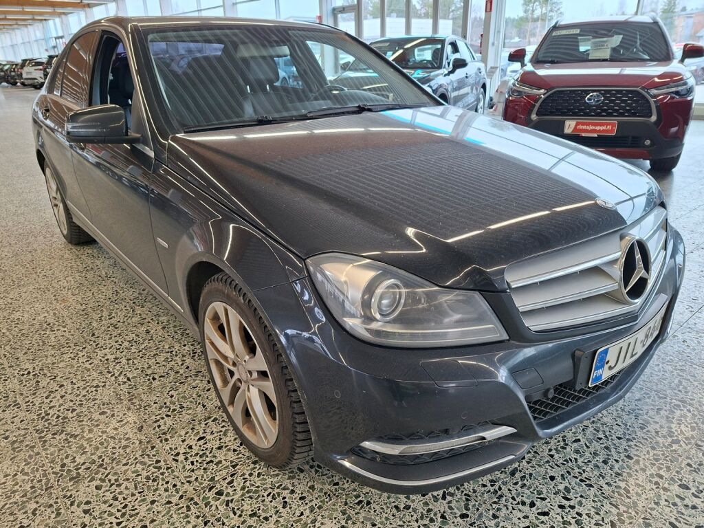 Mercedes-Benz C 2011 Musta