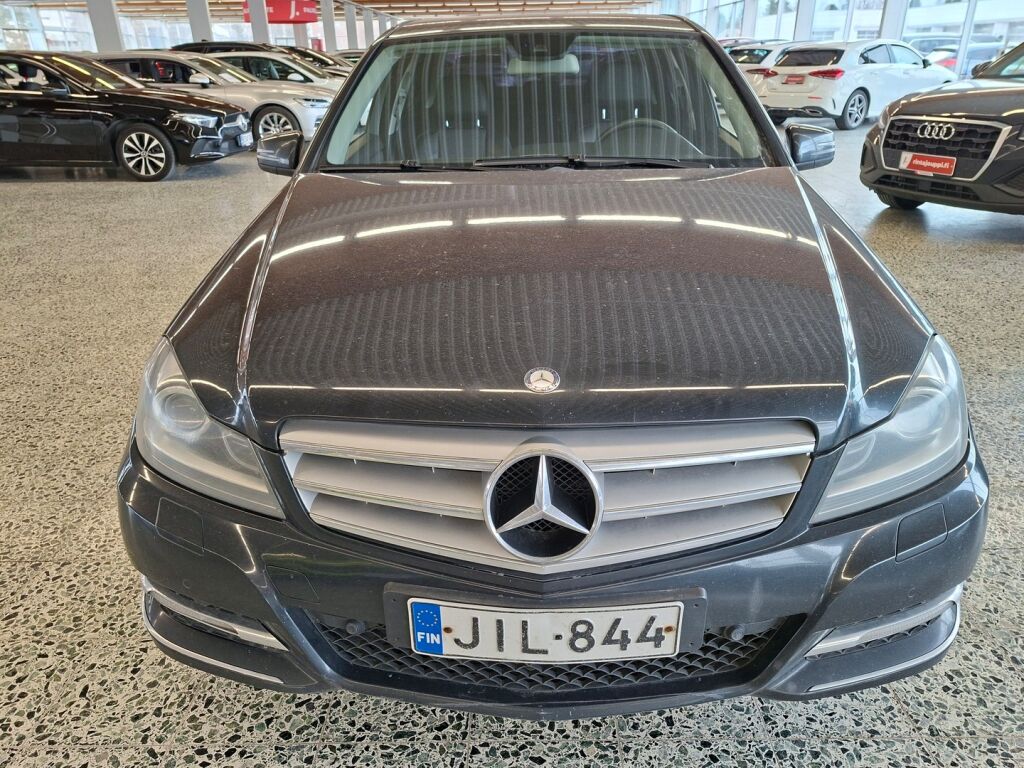 Mercedes-Benz C 2011 Musta