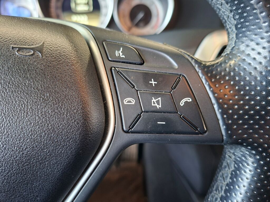 Mercedes-Benz C 2011 Musta