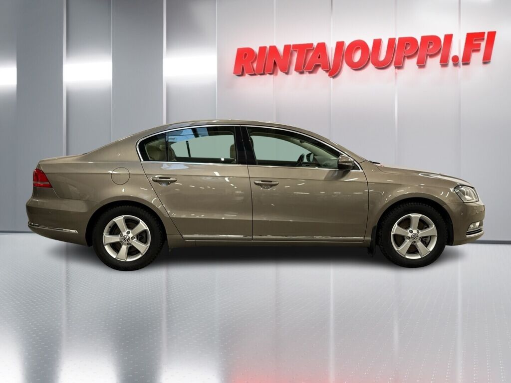Volkswagen Passat 2011 Ruskea (beige)