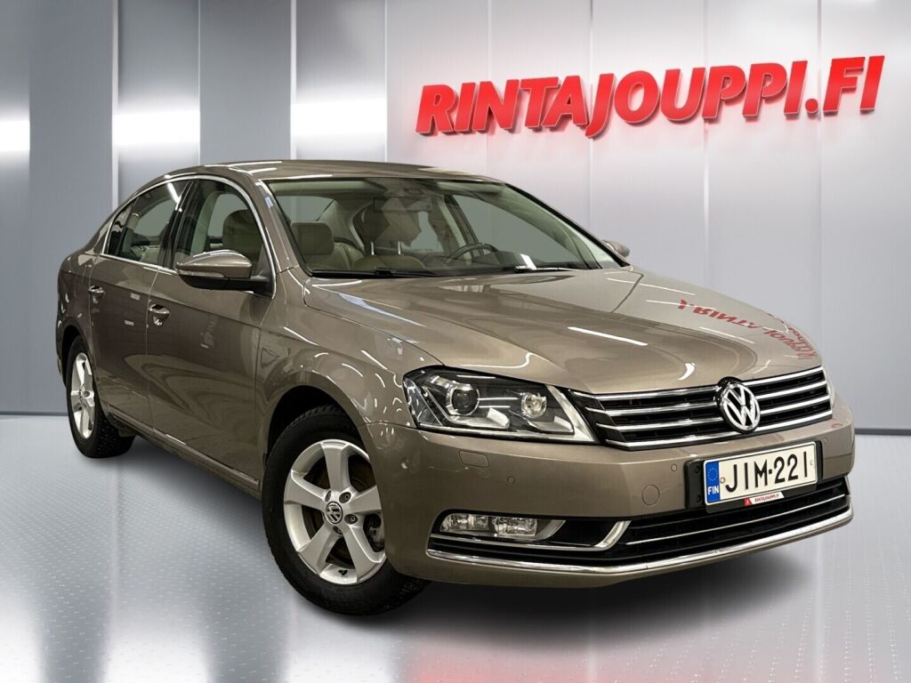 Volkswagen Passat 2011 Ruskea (beige)
