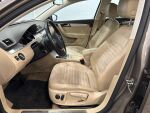 Volkswagen Passat 2011 Ruskea (beige)