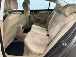 Volkswagen Passat 2011 Ruskea (beige)
