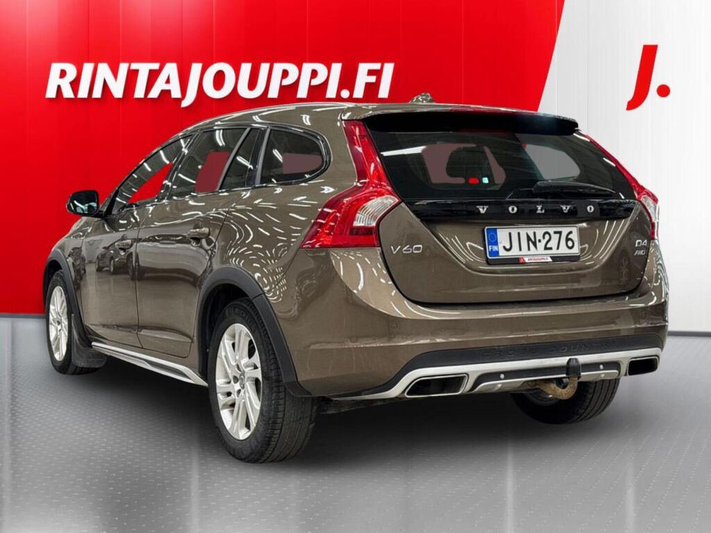 Volvo V60 Cross Country 2016 Ruskea (beige)