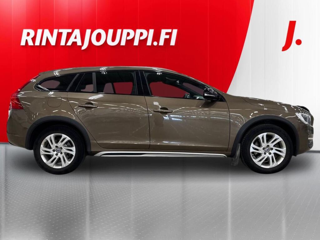Volvo V60 Cross Country 2016 Ruskea (beige)