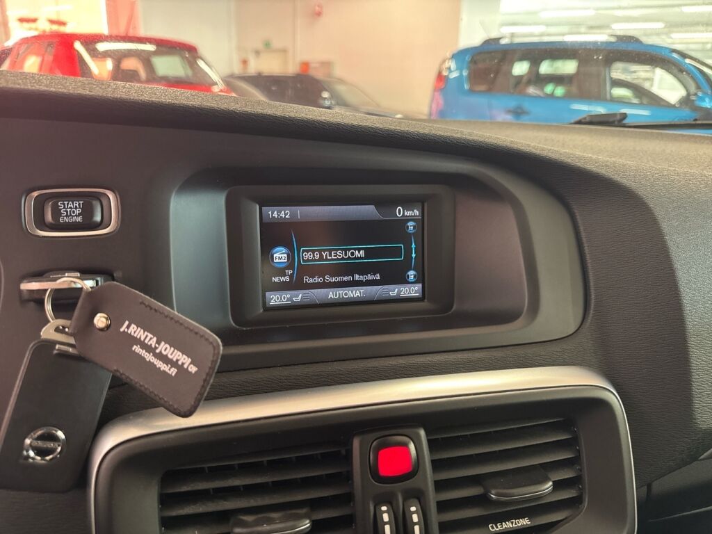 Volvo V40 2017 Ruskea (beige)