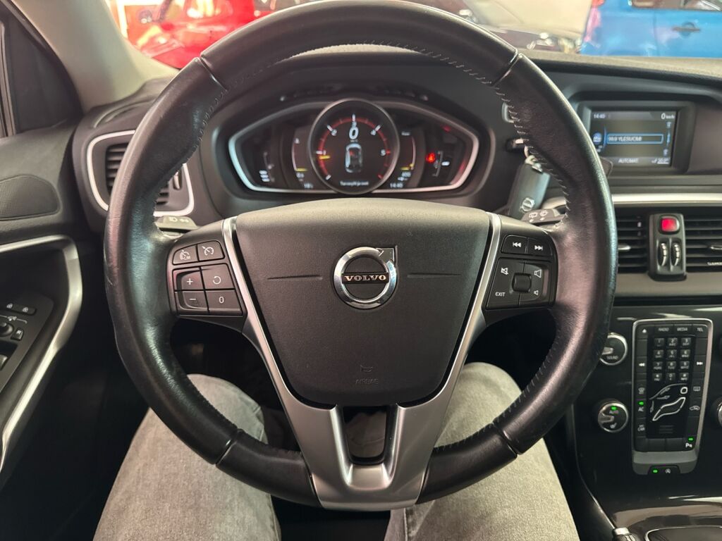 Volvo V40 2017 Ruskea (beige)