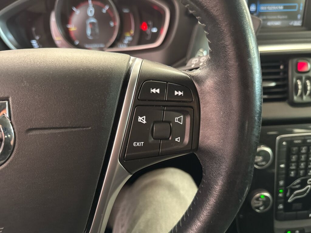 Volvo V40 2017 Ruskea (beige)