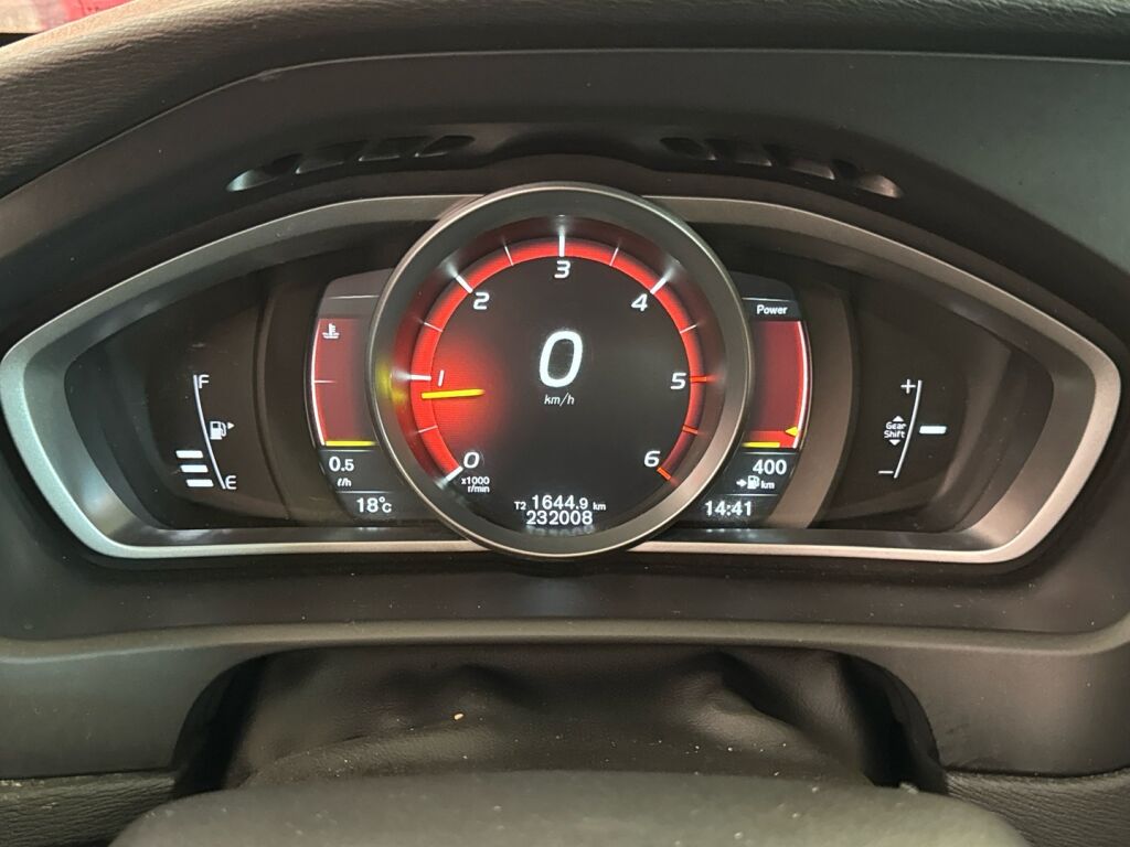 Volvo V40 2017 Ruskea (beige)