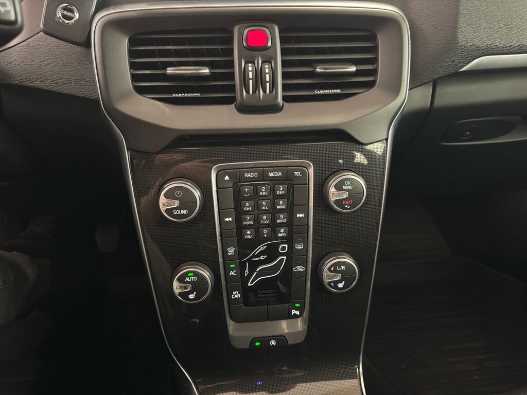 Volvo V40 2017 Ruskea (beige)