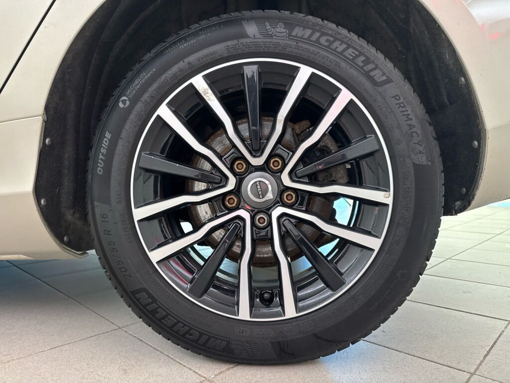 Volvo V40 2017 Ruskea (beige)