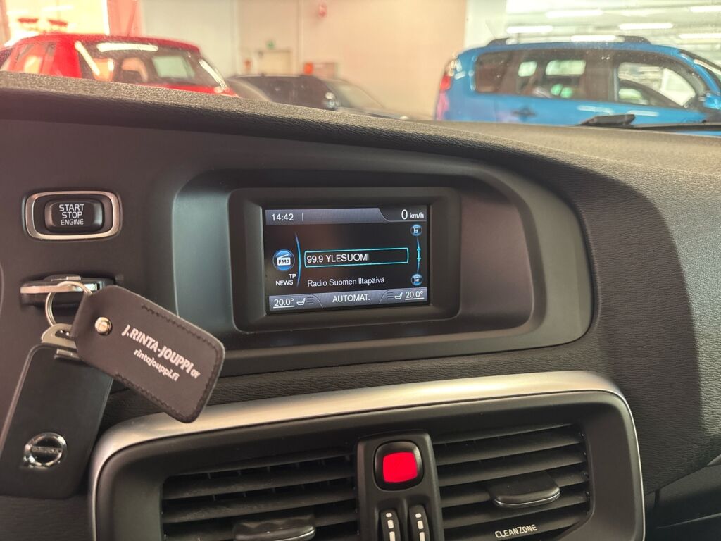 Volvo V40 2017 Ruskea (beige)