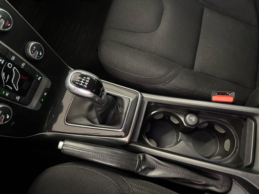 Volvo V40 2017 Ruskea (beige)