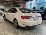 Skoda Superb 2017 Valkoinen