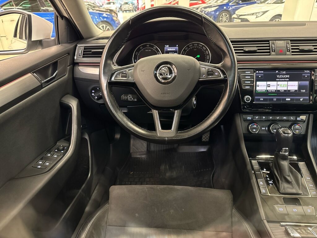 Skoda Superb 2017 Valkoinen
