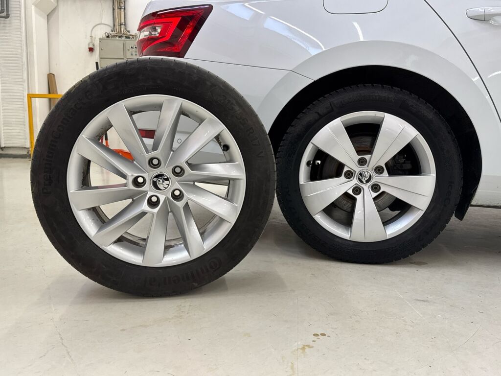 Skoda Superb 2017 Valkoinen