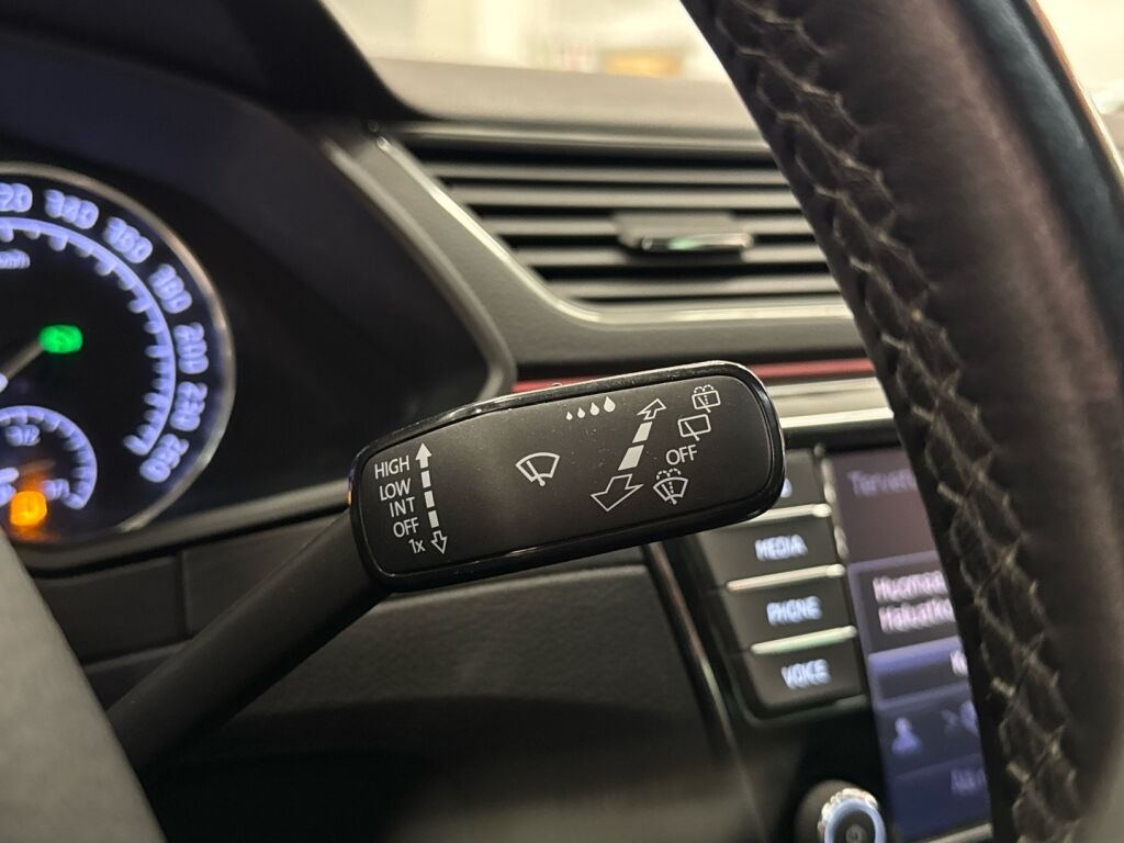 Skoda Superb 2017 Valkoinen