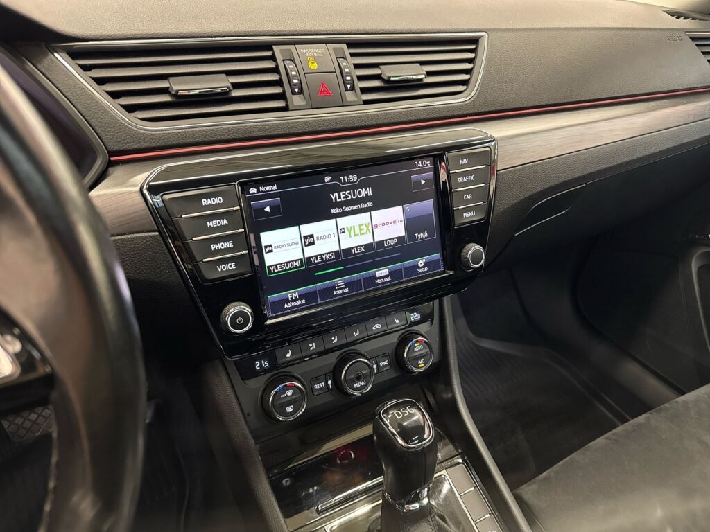 Skoda Superb 2017 Valkoinen