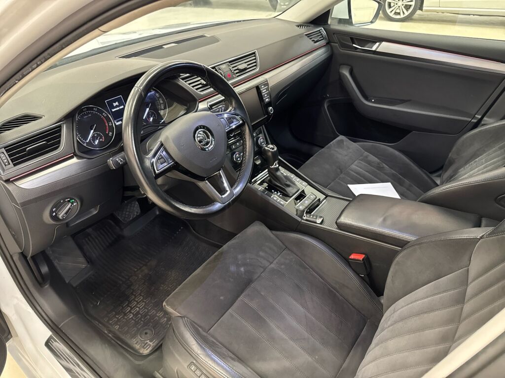 Skoda Superb 2017 Valkoinen