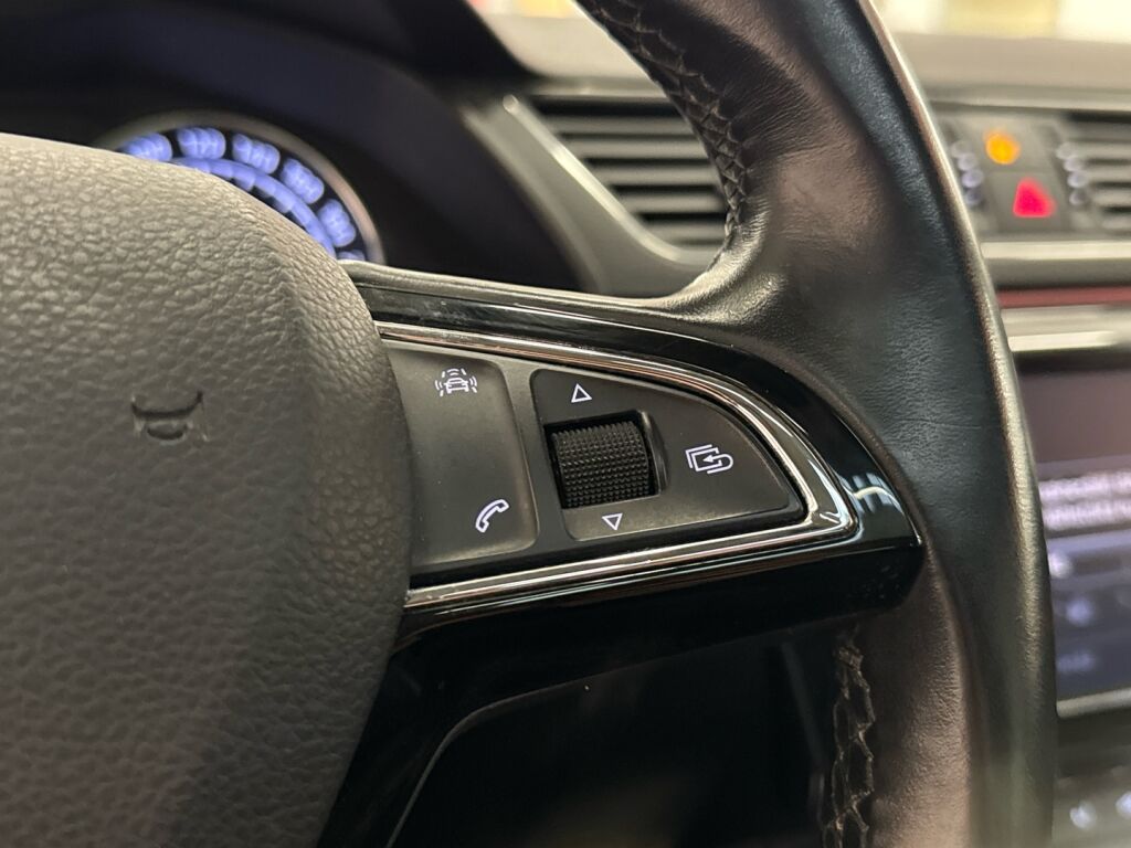 Skoda Superb 2017 Valkoinen