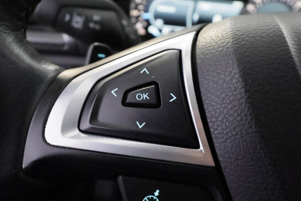 Ford Mondeo 2017 Musta