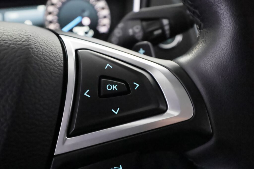 Ford Mondeo 2017 Musta