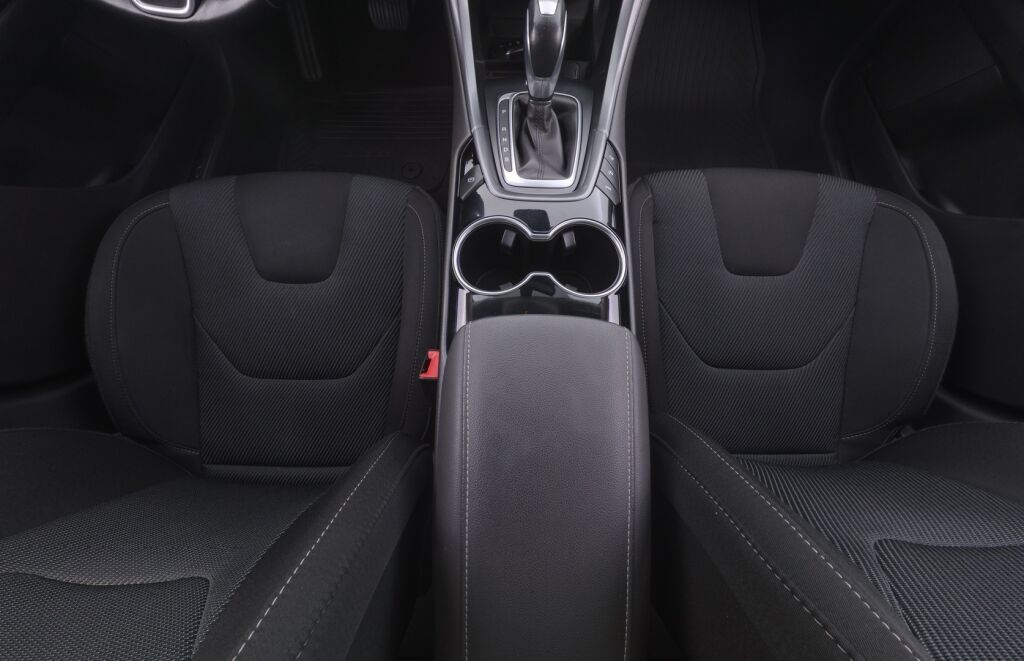 Ford Mondeo 2017 Musta