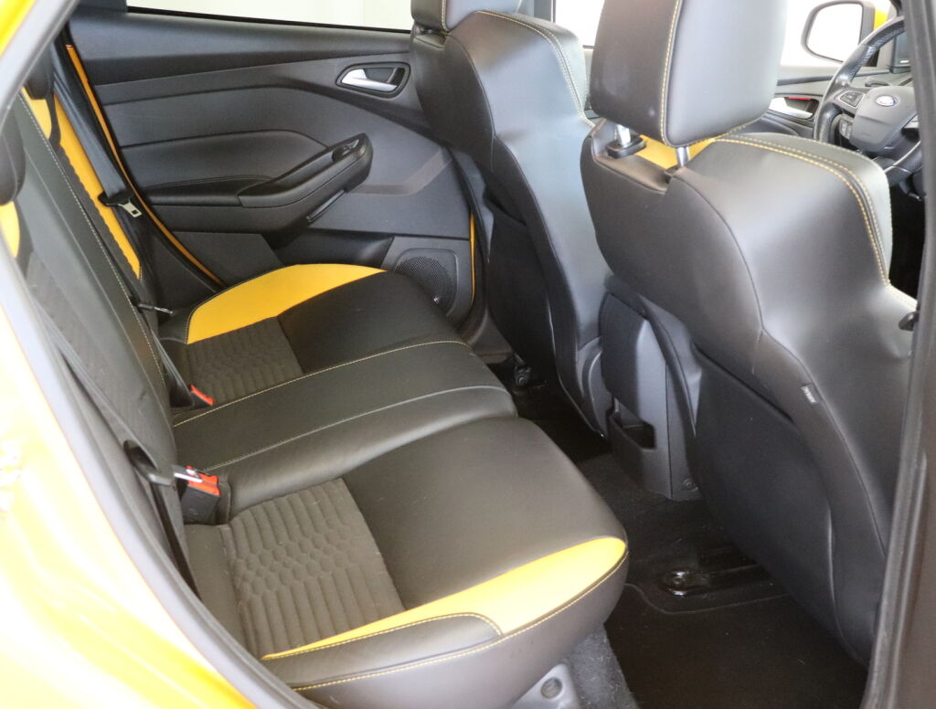 Ford Focus 2016 Keltainen