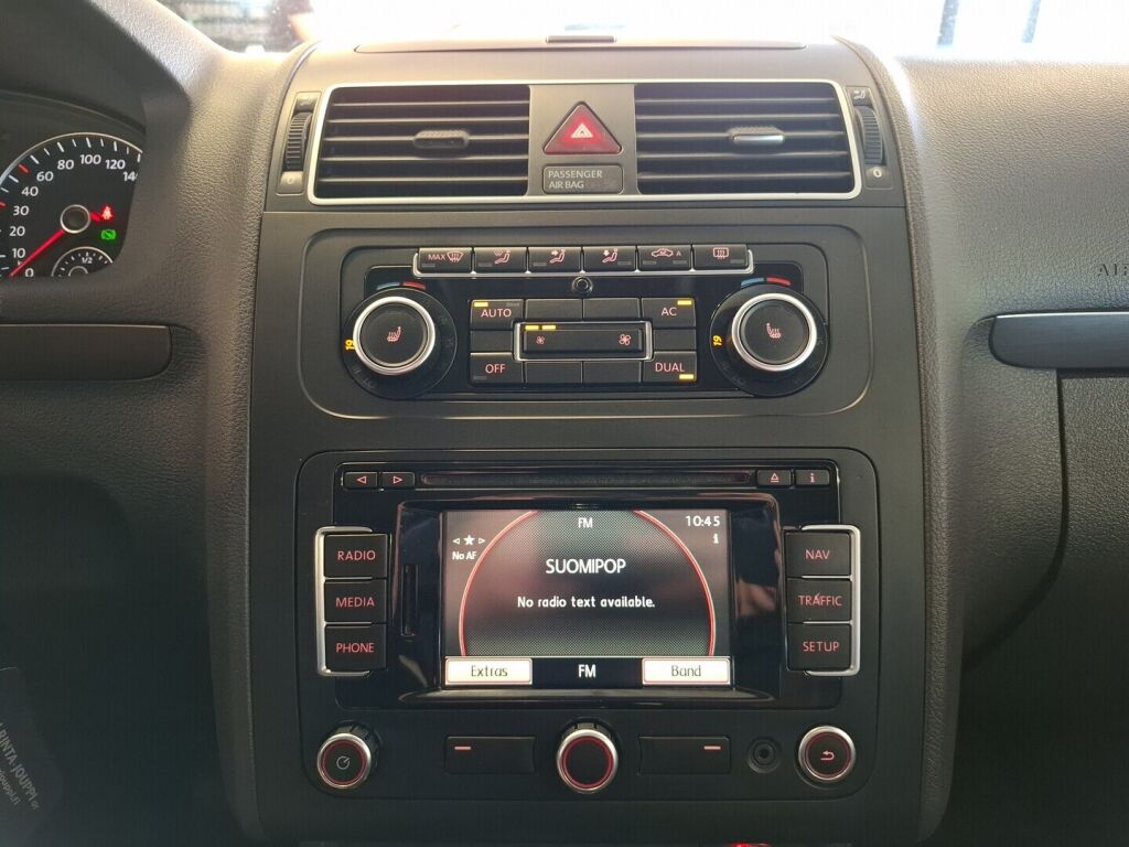 Volkswagen Touran 2011 Ruskea (beige)