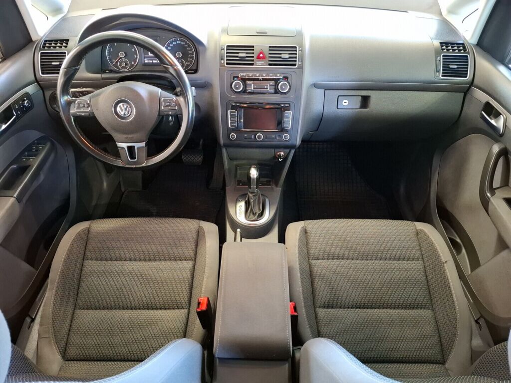 Volkswagen Touran 2011 Ruskea (beige)
