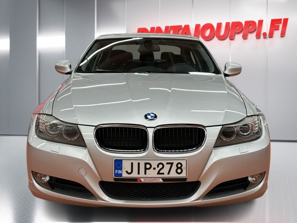 BMW 318 2011 Harmaa